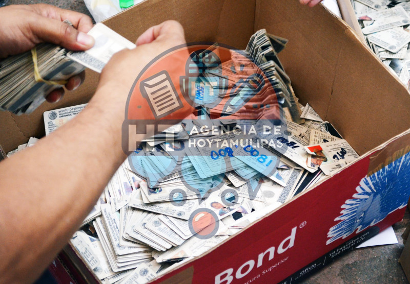 Destrucci�n de credenciales del IFE