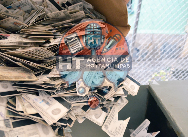 Destrucci�n de credenciales del IFE