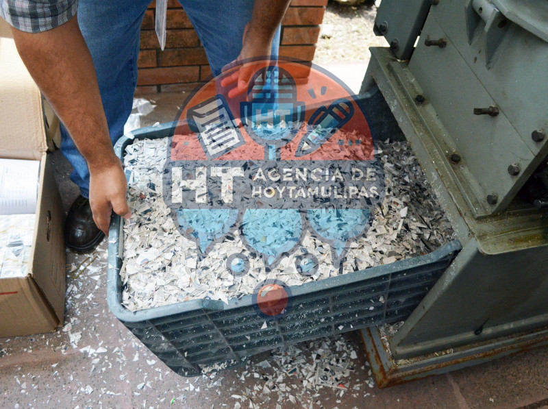 Destrucci�n de credenciales del IFE