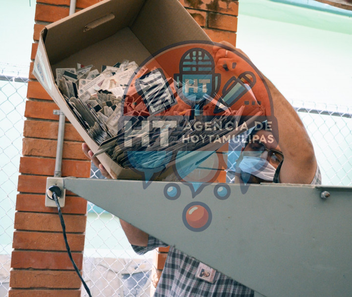 Destrucci�n de credenciales del IFE