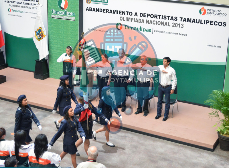 Abanderamiento a deportistas tamaulipecos