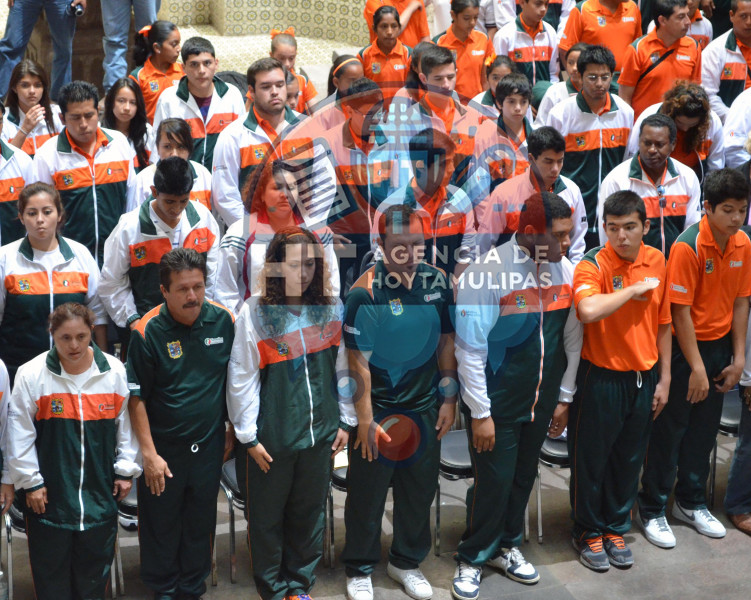 Abanderamiento a deportistas tamaulipecos