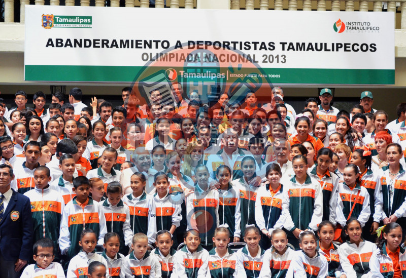 Abanderamiento a deportistas tamaulipecos