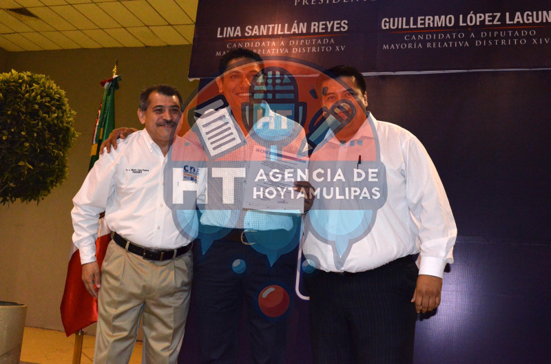 Entrega de constancias PAN