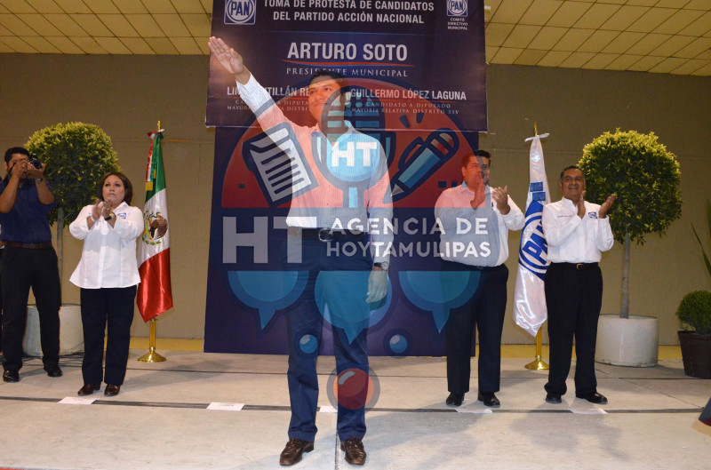 Entrega de constancias PAN