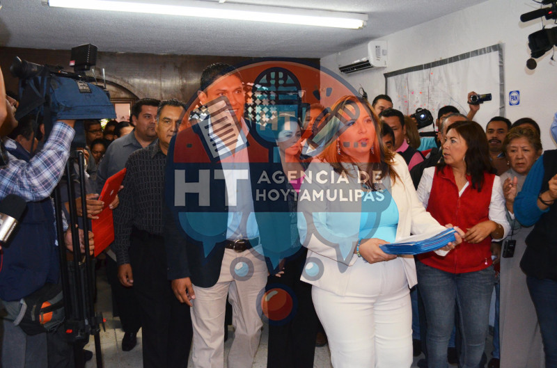 Arturo Soto se registra 