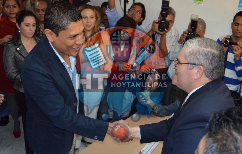 Arturo Soto se registra