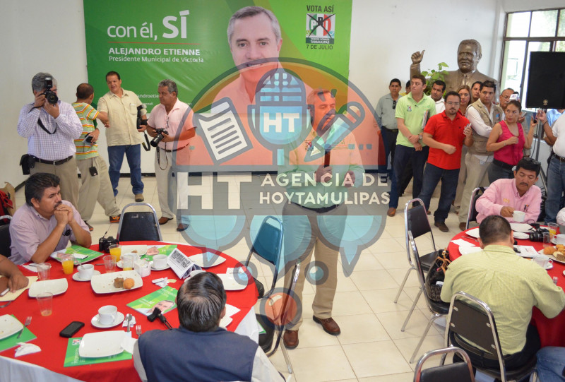 Desayuno Alejandro Etienne