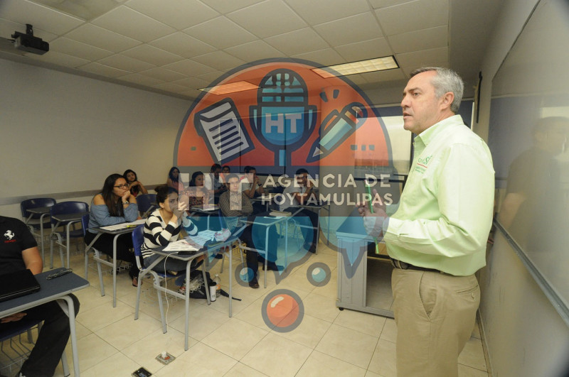 Alejandro Etienne Llano