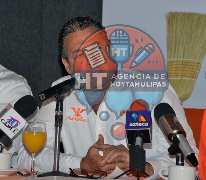 Rueda de prensa Gustavo Crdenas 