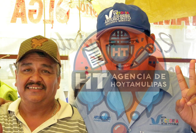 Arturo Soto pacta con los tianguistas y se compromete a no cobrar el derecho de piso