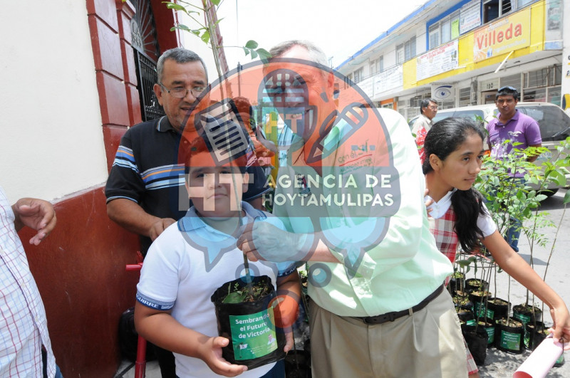 Alejandro Etienne Llano