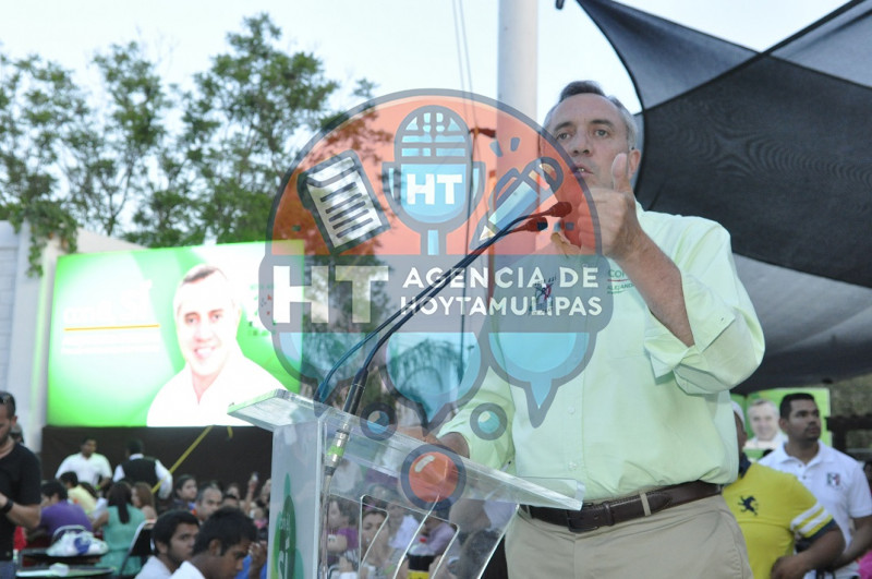 Alejandro Etienne Llano