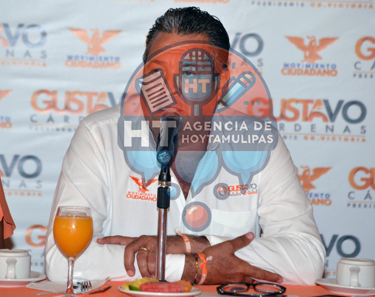 Rueda de prensa Gustavo C�rdenas 