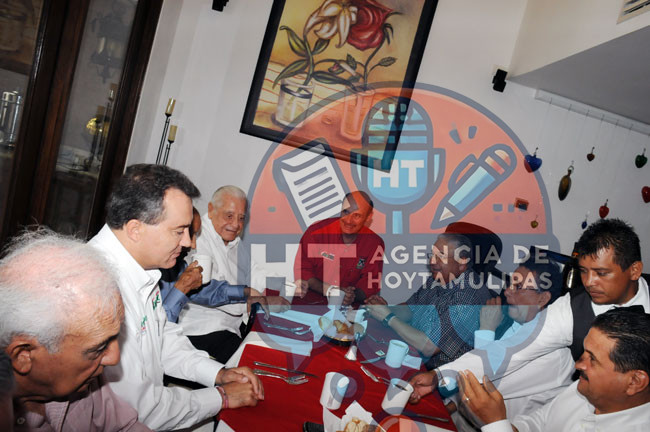 8 ex alcaldes dan apoyo a Carlos Montiel