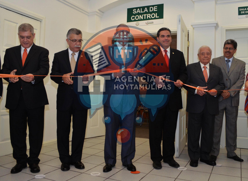 El gobernador Egidio Torre Cant� 