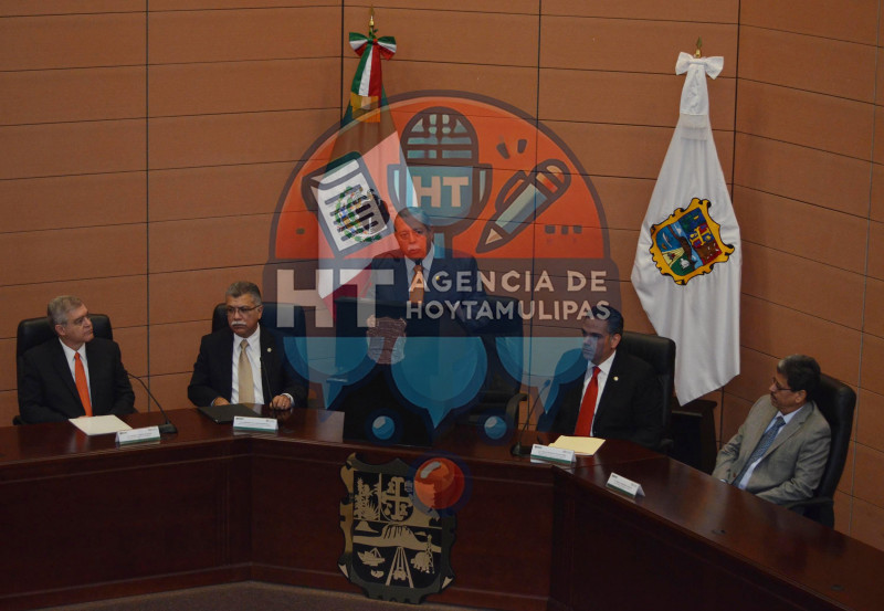 El gobernador Egidio Torre Cant�