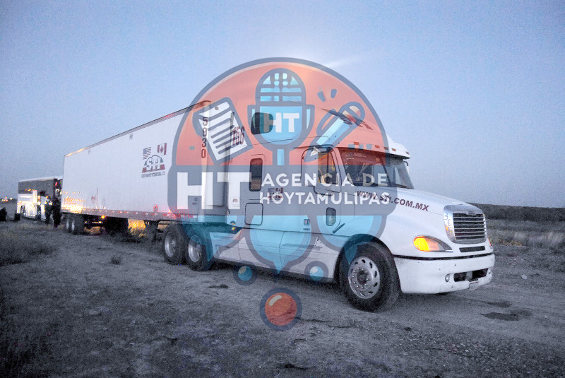 Choca autob�s contra tra�ler