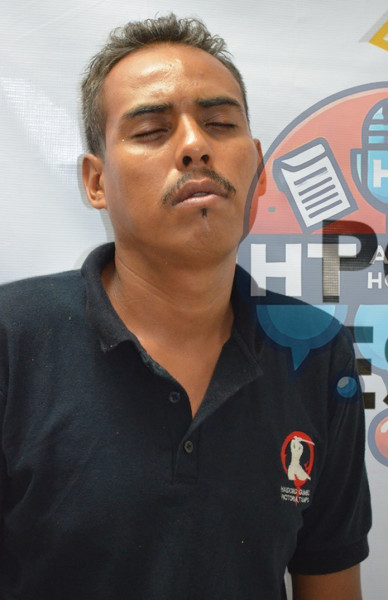 Arrestan a alba�il