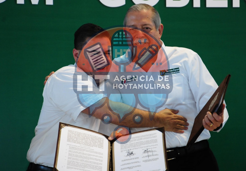 Firma de convenios Gobierno-CONADE-COM