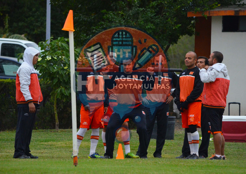 Entrenamiento Correcaminos 