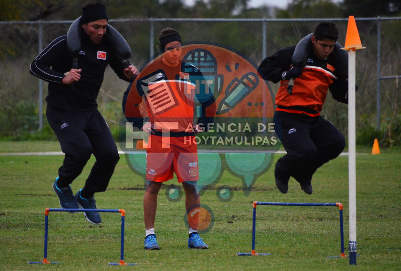 Entrenamiento Correcaminos 