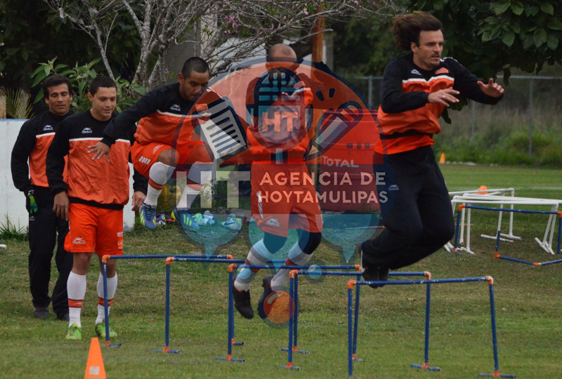 Entrenamiento Correcaminos 