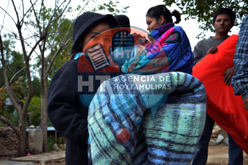 Entregan apoyos por fr�o en Tamaulipas 