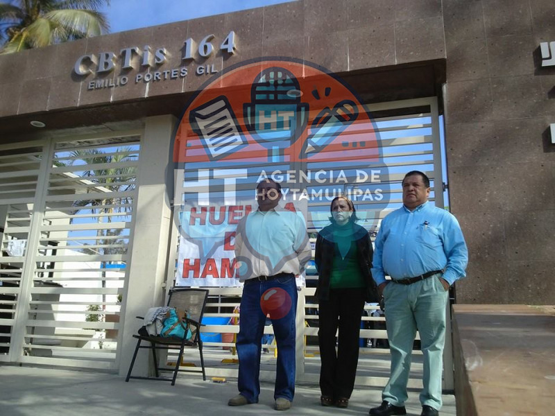 Maestros del CBTIS 164 en huelga de hambre