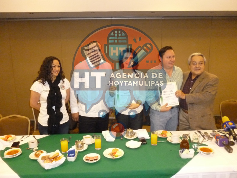 Sergio Villarreal Bricston y M�nica Villarreal Anaya