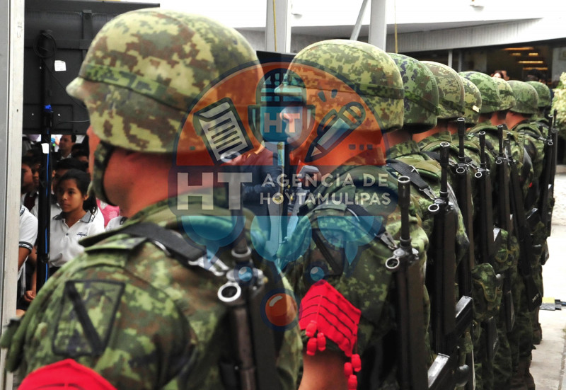 SNTE celebra al Ejercito Mexicano