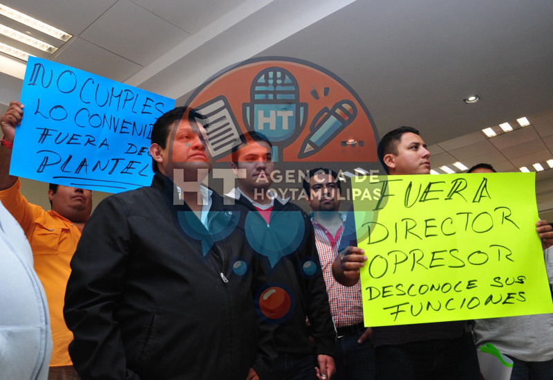 Trabajadores de preparatorias se manifestaron