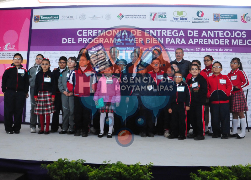 Hacen entrega de anteojos del programa Ver Bien Para Aprender Mejor