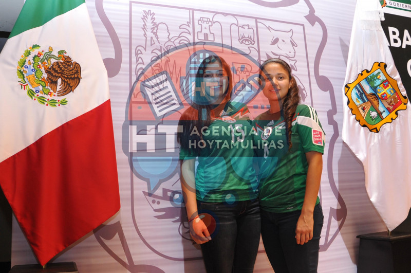 Gabriela Mart�nez y Rebeca Bernal