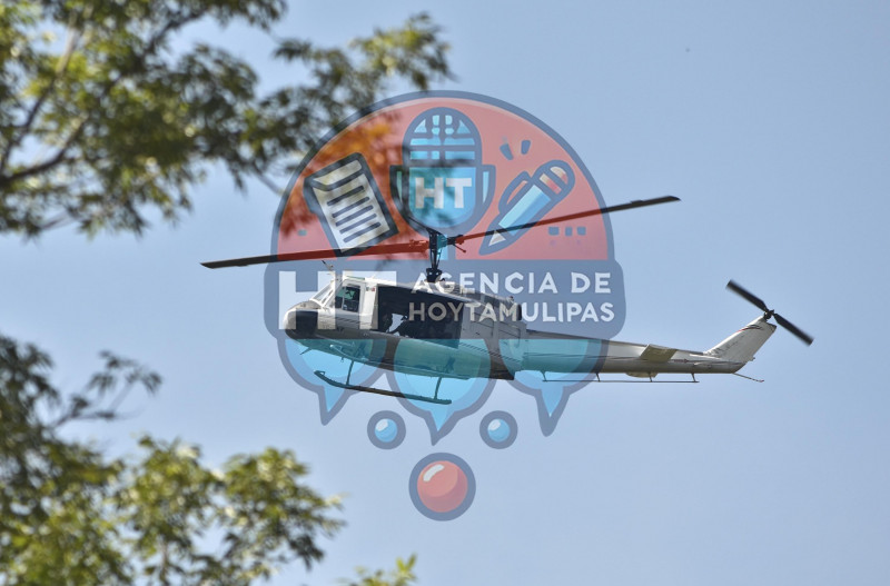 Helicoptero sobre volando