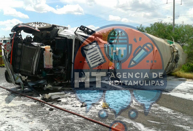 Volcadura de pipa en Gonz�lez