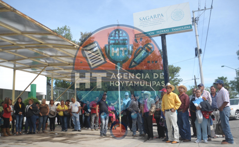 Se manifiestan en SAGARPA