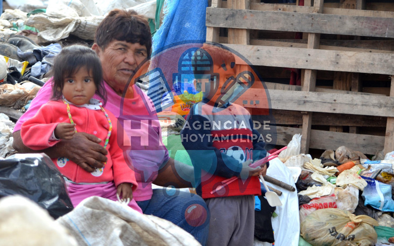 La felicidad tambi�n existe entre la basura