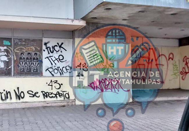 Vandalos da�an inmuebles de Victoria