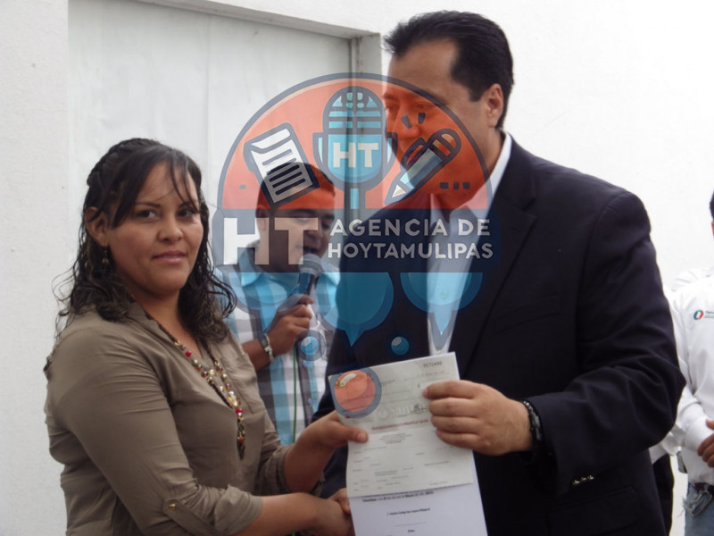 Vacunan en Nuevo Laredo