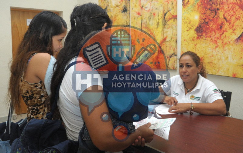 Apoyan a madres adolescentes 