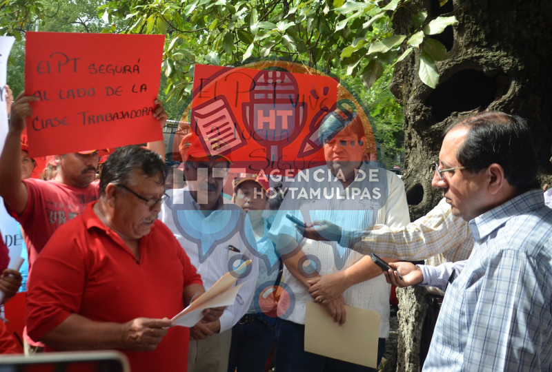 PT se manifiestan en el INE 