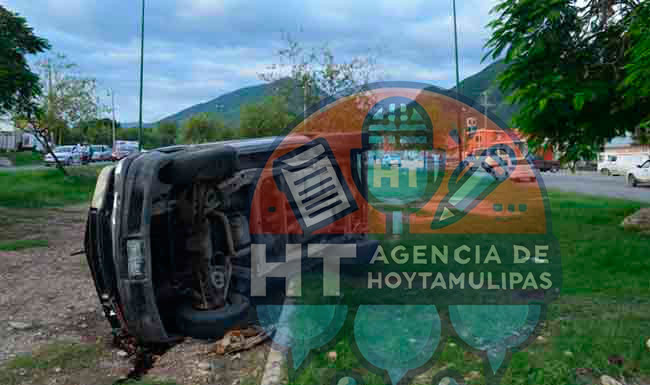 Mujer vuelca auto por exceso de velocidad en Ciudad Victoria