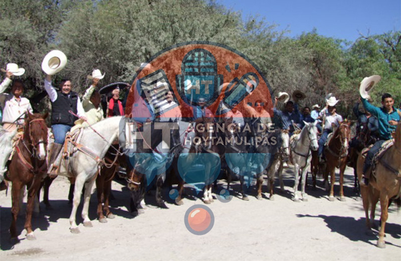 Cabalgata del destape de Ernesto Saavedra