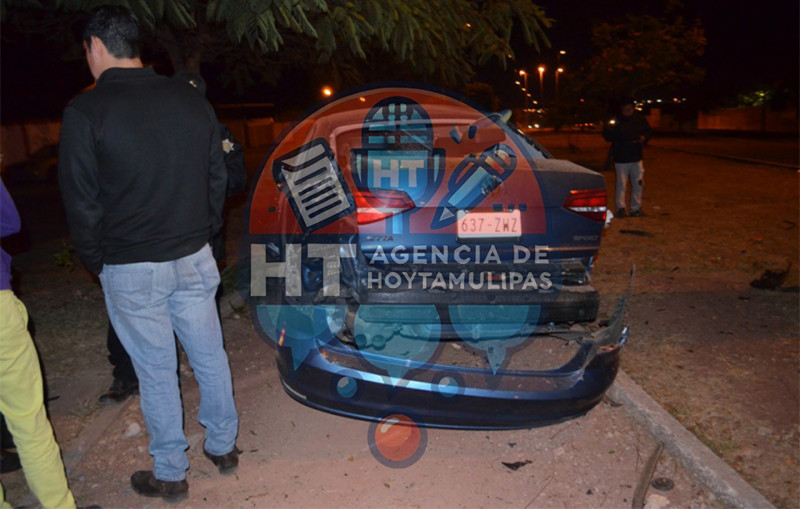 Volcadura en Victoria deja dos heridos 