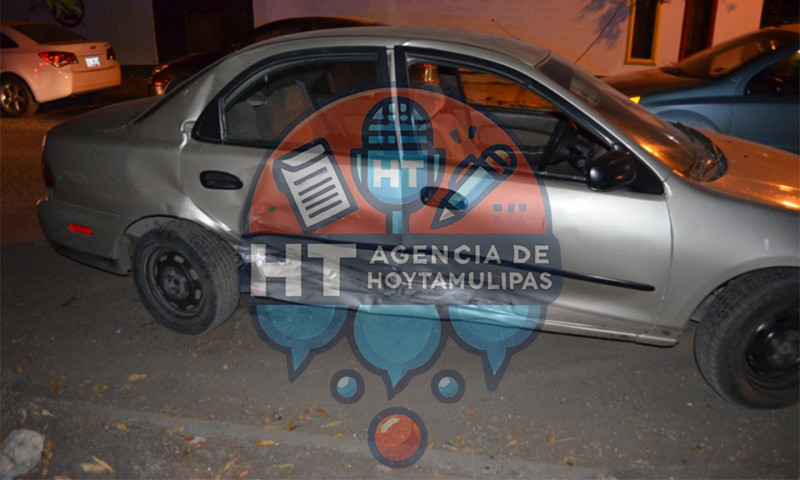 Ama de casa choca su carro