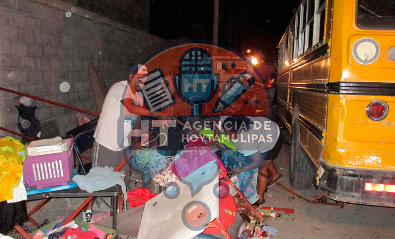 Cami�n se lleva puestos de la �pulga�