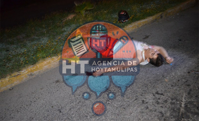 Muere joven al caer de su moto