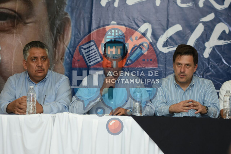 Guadalupe Acosta Naranjo con Francisco Garc�a Cabeza de Vaca