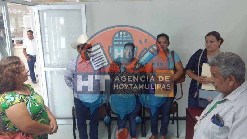 Trabajadores al Ayuntamiento de Villa de Casas 